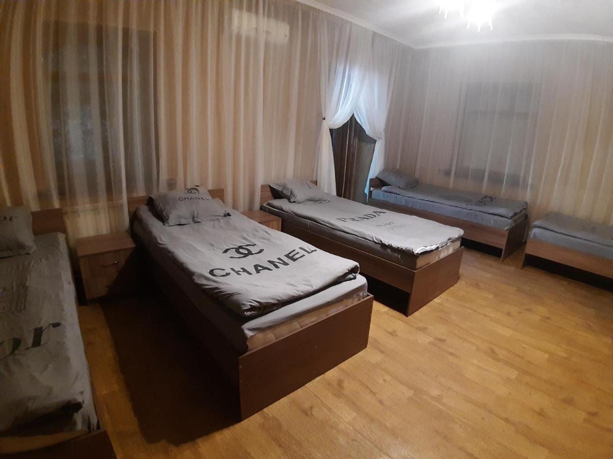 Гостиница Альянс 卡拉甘达 外观 照片